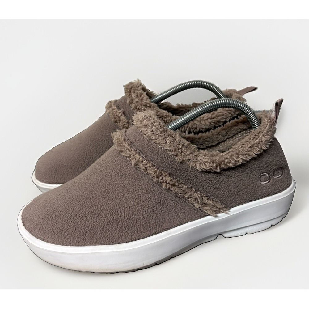 OOFOS OOcoozie Low Women 10 Beige Sherpa Lined Recovery Shoes Slippers